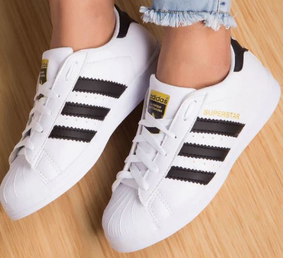 Tênis Feminino e Masculino Adidas Superstar Branco-Preto