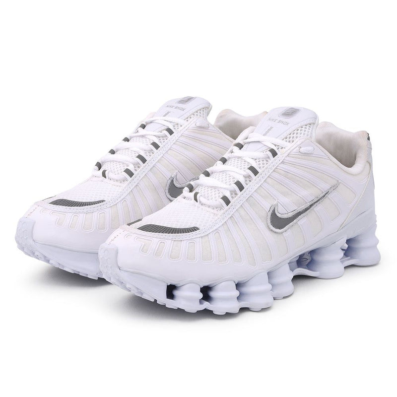 TÊNIS NIKE SHOX 12 MOLAS TODO BRANCO BRANCO REFLETIVO